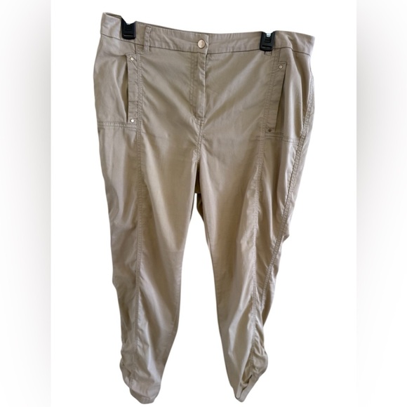 Chicos Women Pants 2 M Green Cropped Stretch Capri Elastic Waist Casual Straight - Picture 1 of 13